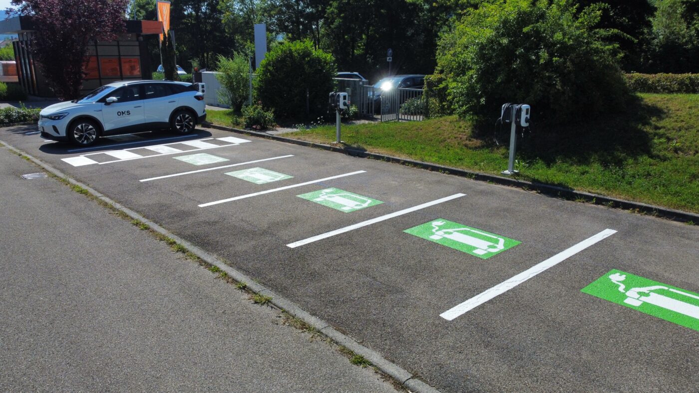 firmenparkplatz kennzeichnung eauto